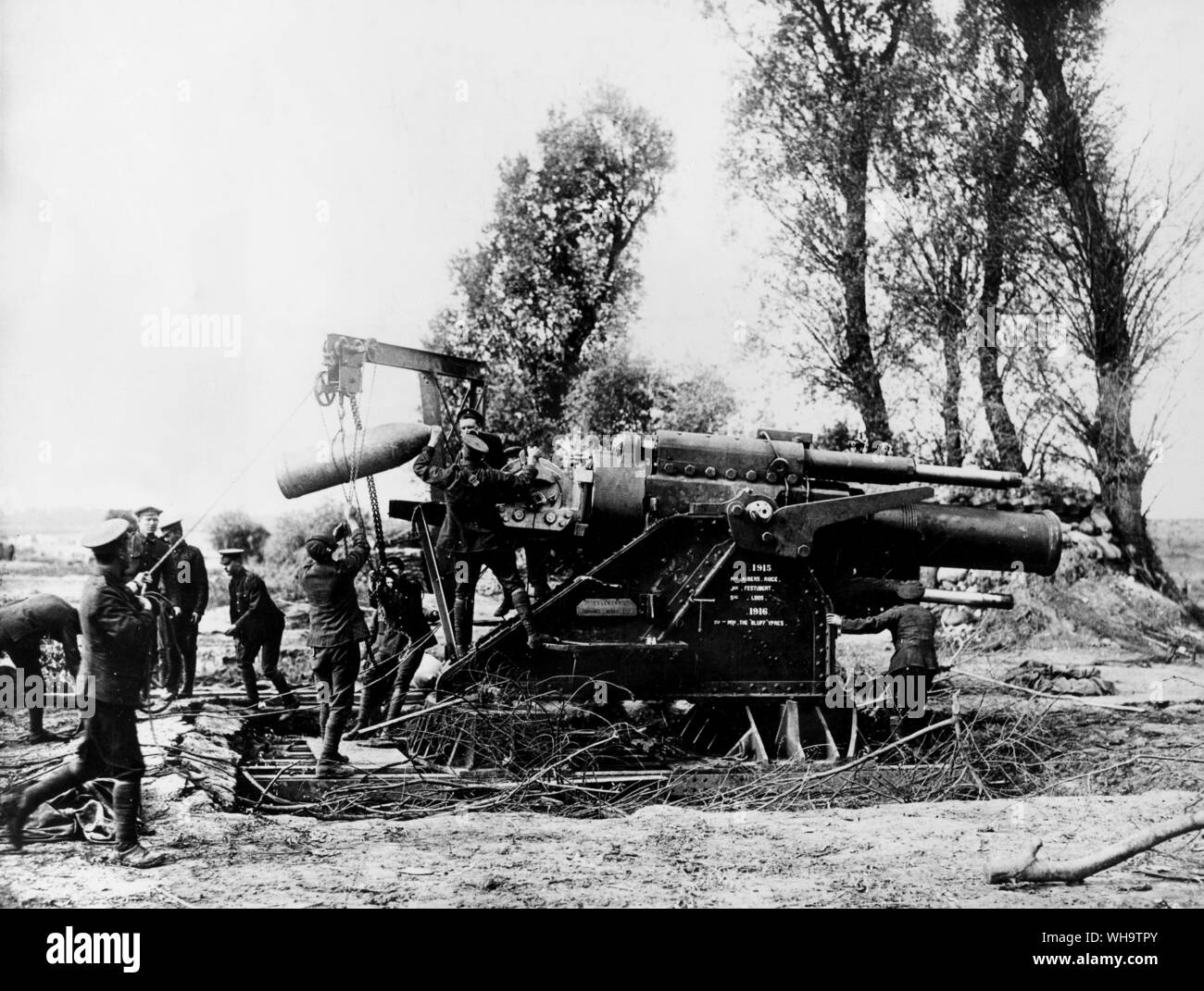 Frankreich, WK 1: Laden einer 15-Zoll Howitzer gun. Sept. 1916. Stockfoto