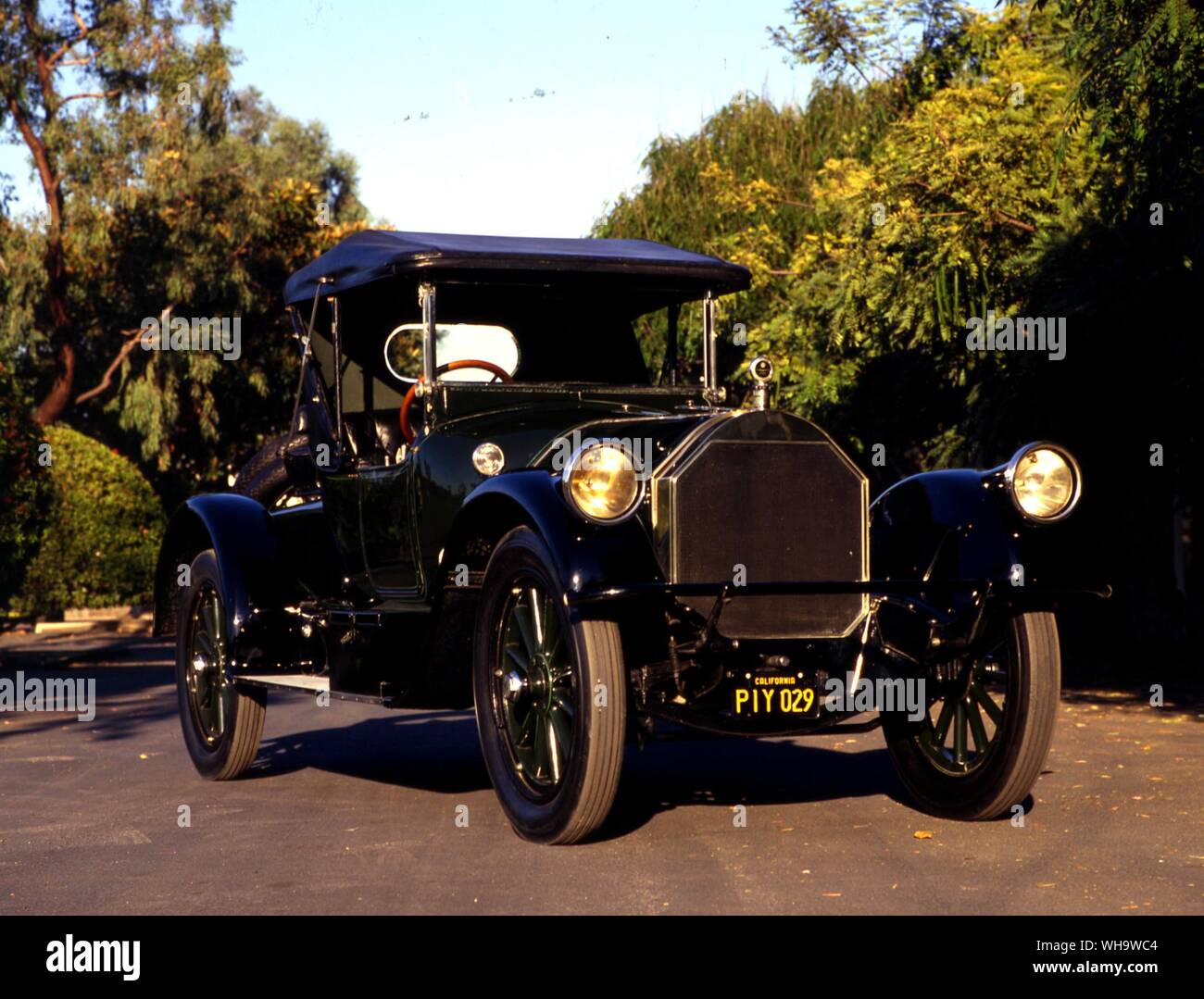 Pierce-Arrow 48 hp Roadster von 1915 Jahrgang. Sein Sechszylindermotor verdrängt 7,4 Liter Stockfoto