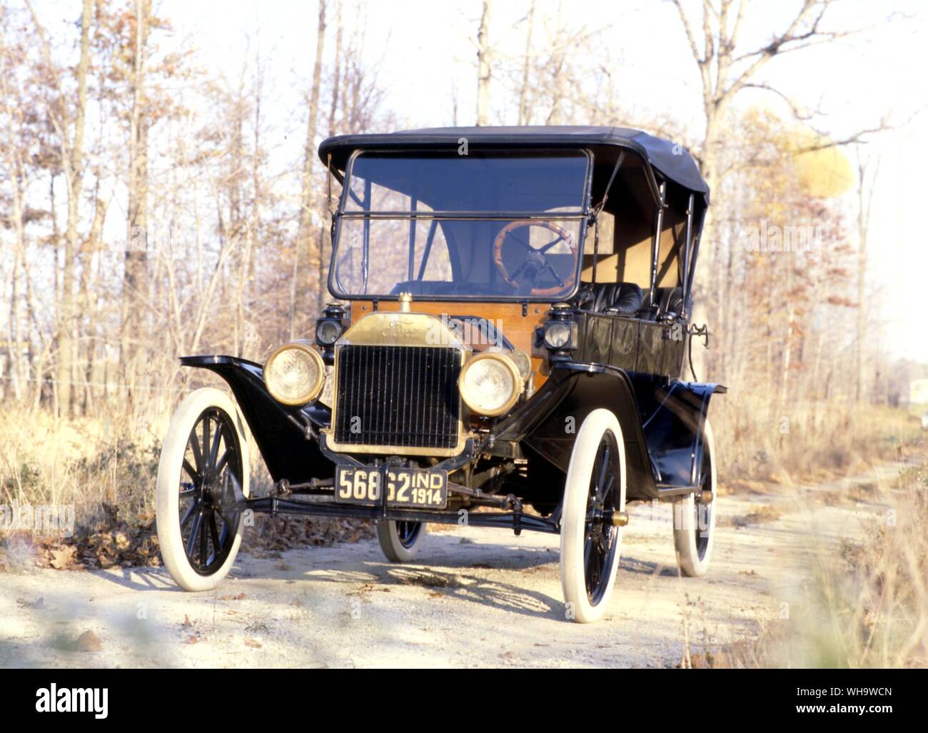 Die frühen Messing - radiatored Modell T Furten wie diese 1914 Touring hatte eine gauche Charme Stockfoto
