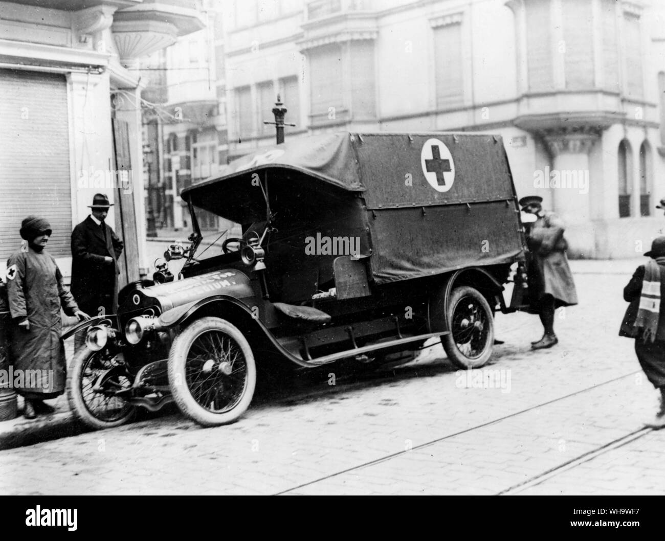 Fanion en tôle de la Croix Rouge pour Ambulance Hausser