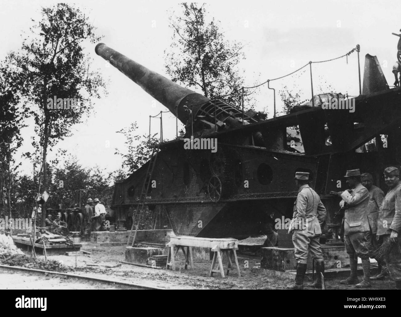 WW1: 340 mm Railway gun, in einer festen Position emplacement montiert, in Schussposition. Somme, 7. September 1916. Stockfoto