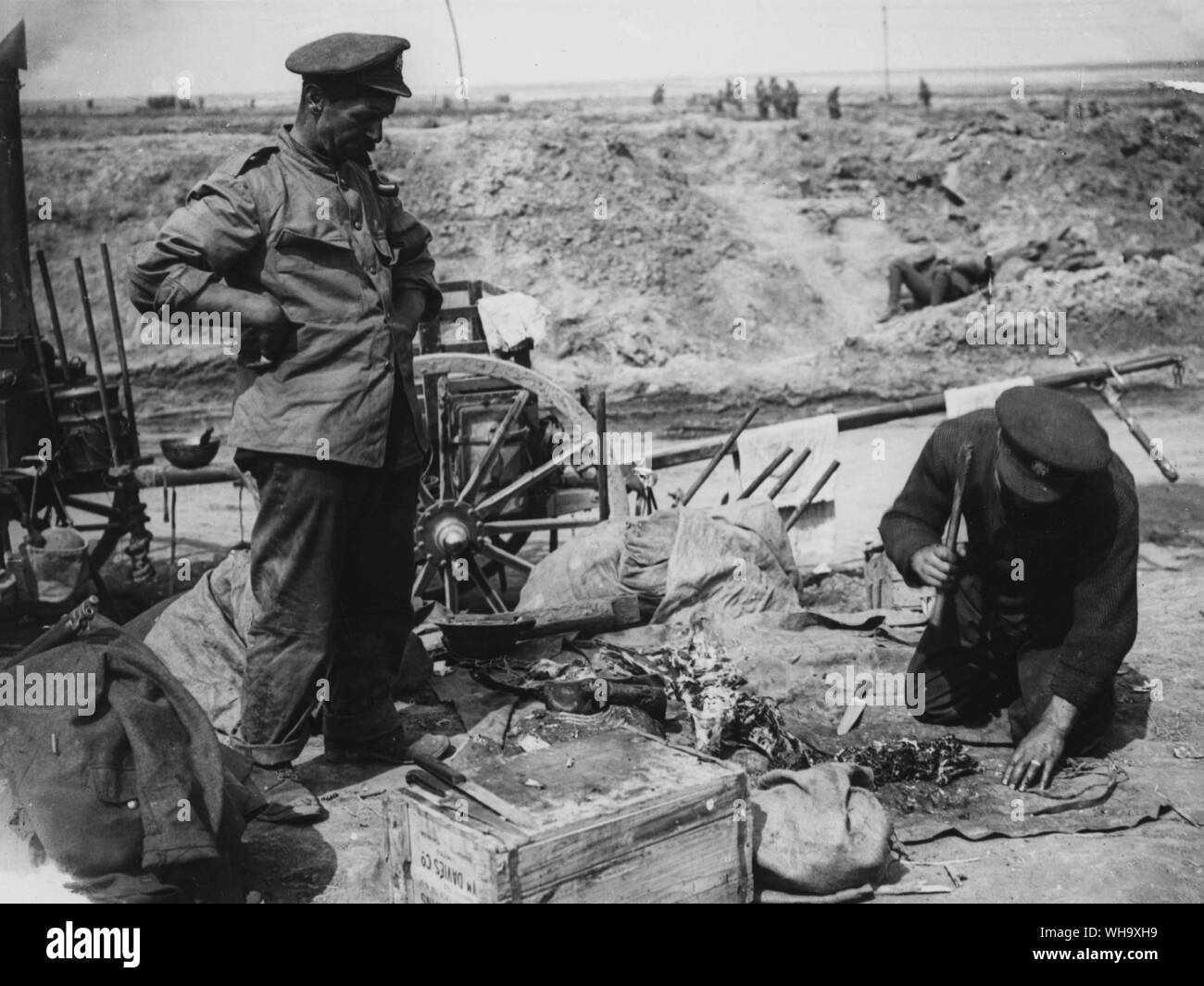 WW1: Schlacht von Arras. Kocht das Abendessen vorbereiten, in der offenen zwischen Neuville Vitasse und Wancourt, April 1917. Stockfoto