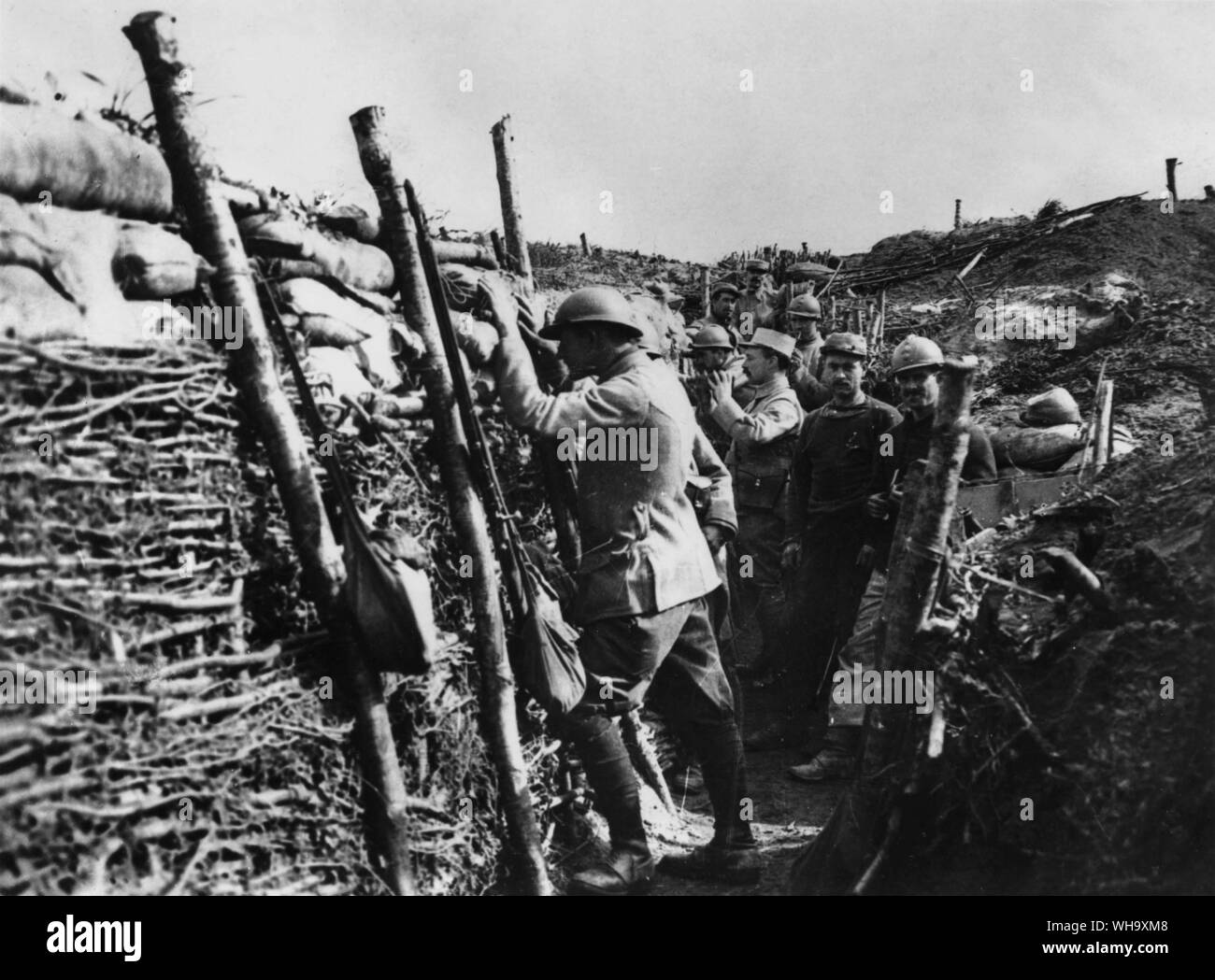 WW1: Blick in einem Graben vor Mont Herniel in der Bris de Beaumarais, Aisne. Aug 1915 21. Alliierte Truppen. Stockfoto