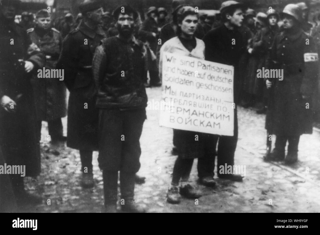 WW2: russische Partisanen. Dieses ist, wie Weißrussland Zivilisten geführt wurden, zu deren Ausführung auf dem Auftrag von Adolf Heusinger. Stockfoto