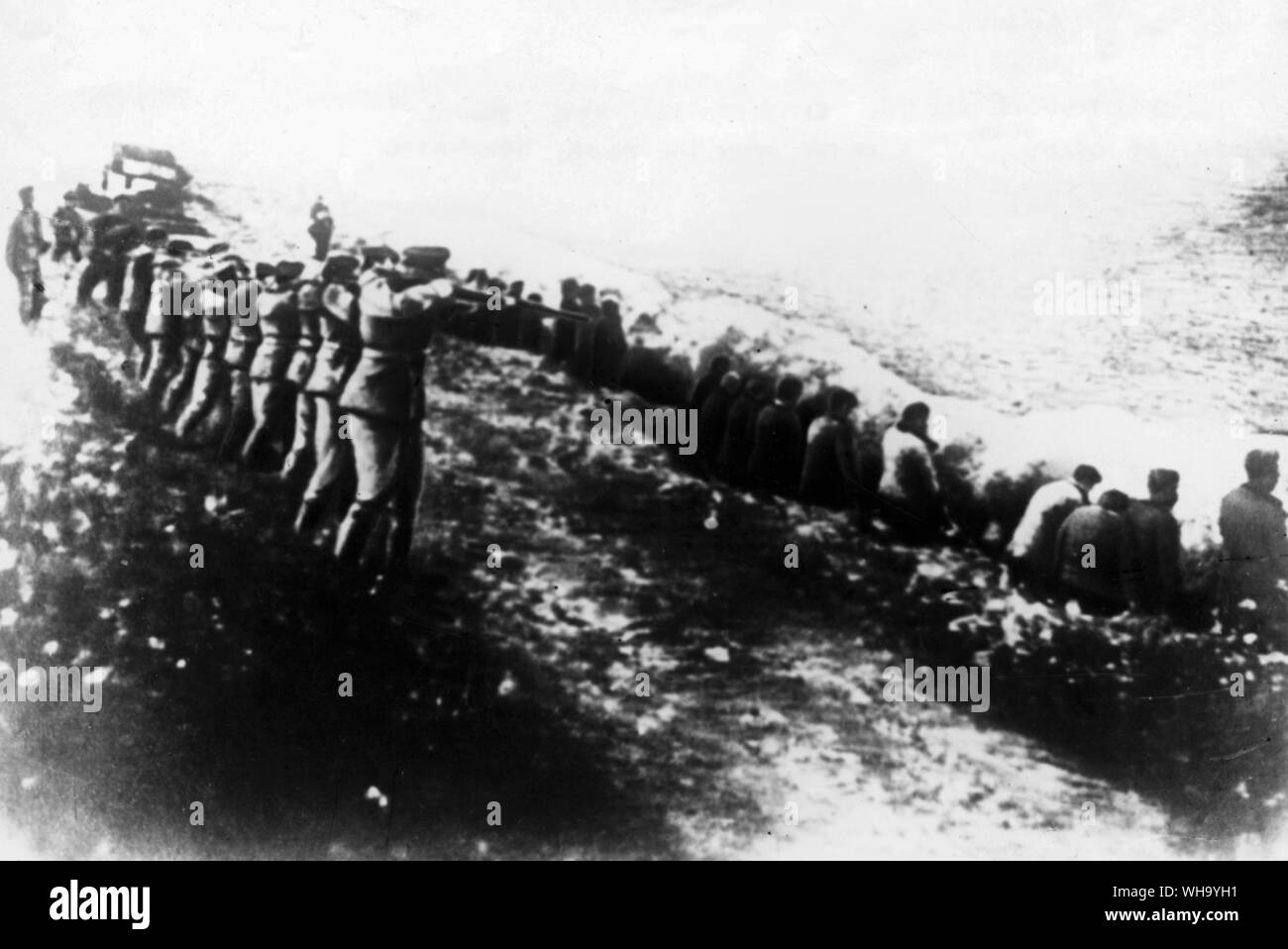 WW2: Russland/Schießen von friedlichen Bürgern in der Provinz Orlov, Ergebnis in der Größenordnung von Adolf Heusinger. Stockfoto