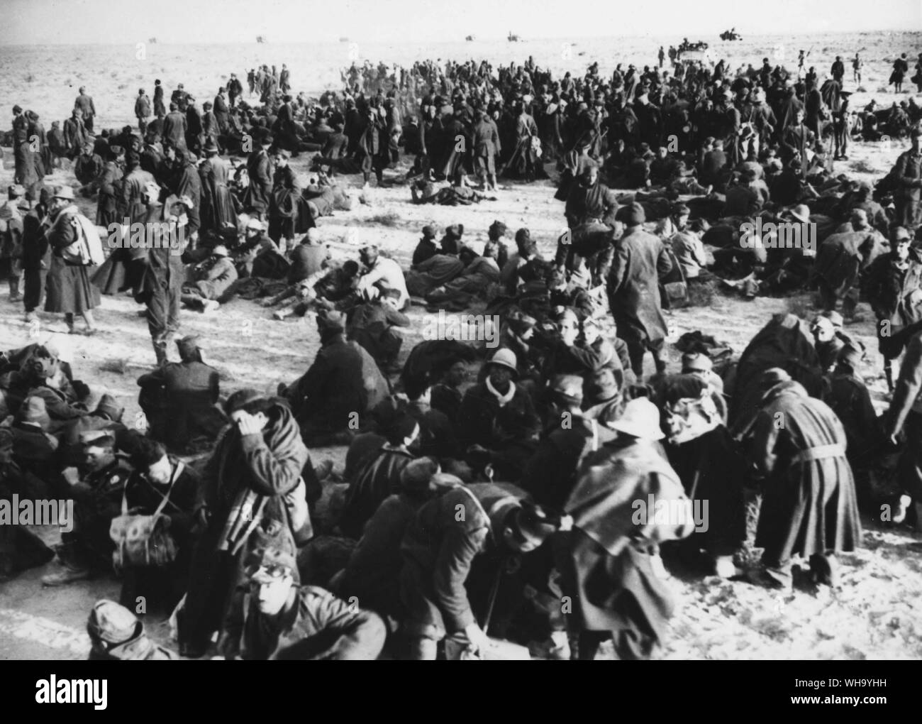 WW2: italienische Kriegsgefangene an Tuminar West einen ruhigen Rest nach ihrer Niederlage. Dezember 1941. Stockfoto