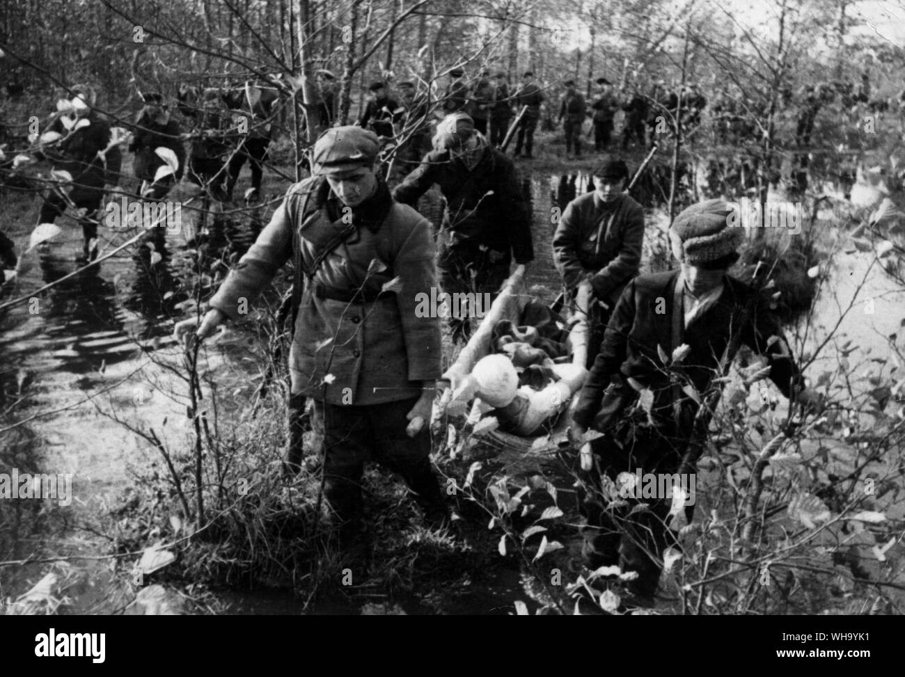 WW2: Russland/Guerilla gerade nach einer Bekämpfung der Betrieb in Pinsk Moore, westlichen Weißrussland. Der Große Vaterländische Krieg von 1941-45. Stockfoto