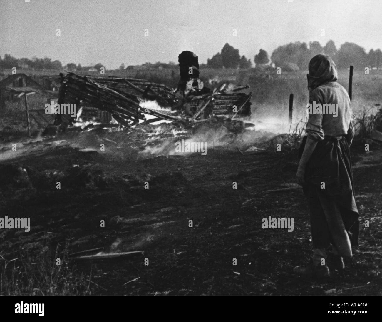 WW2: Eine der Tausenden von Weißrussischen Dörfer dem Erdboden gleichgemacht, die von den Faschisten. Mehr als 200 wurden zusammen mit allen Dorfbewohnern verbrannt. Die Deutschen in Russland. Stockfoto