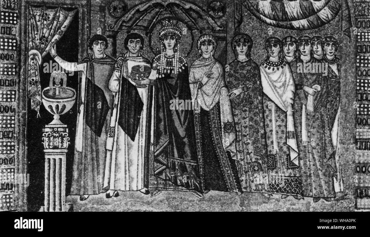 Theodora ihr Angebot Mosaik in San Vitale, Ravenna. Stockfoto