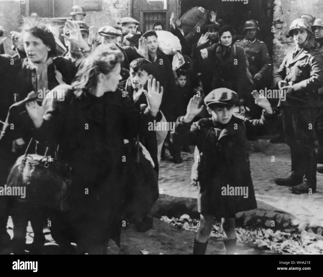 WW2: Polnische Leute belästigt durch die deutschen Besatzer zu Beginn des Krieges. Stockfoto