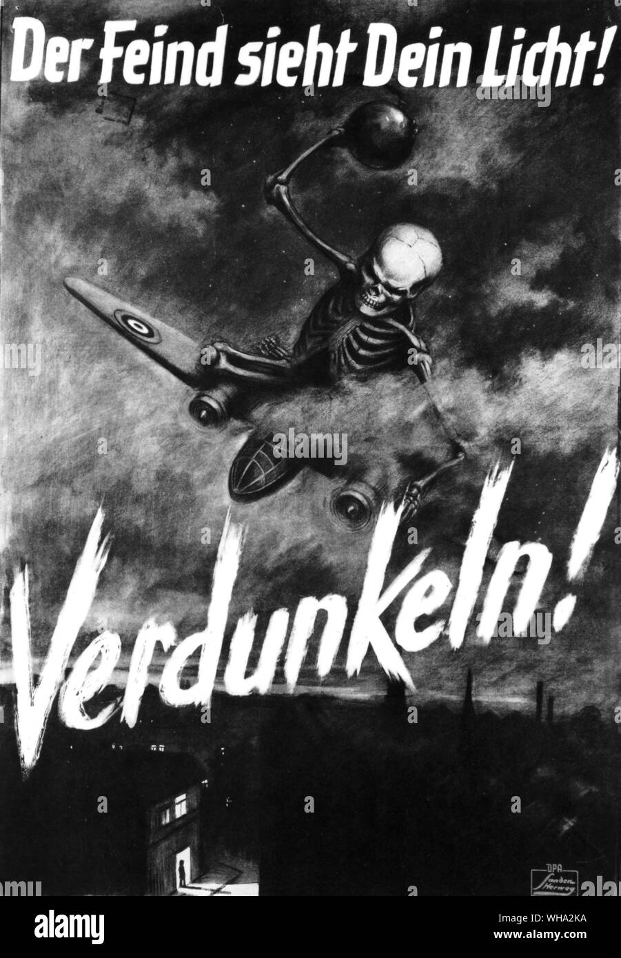 WW2: "Der Feind sieht dein Licht. Schwarz es heraus!" Deutschen Krieg Plakat. Stockfoto