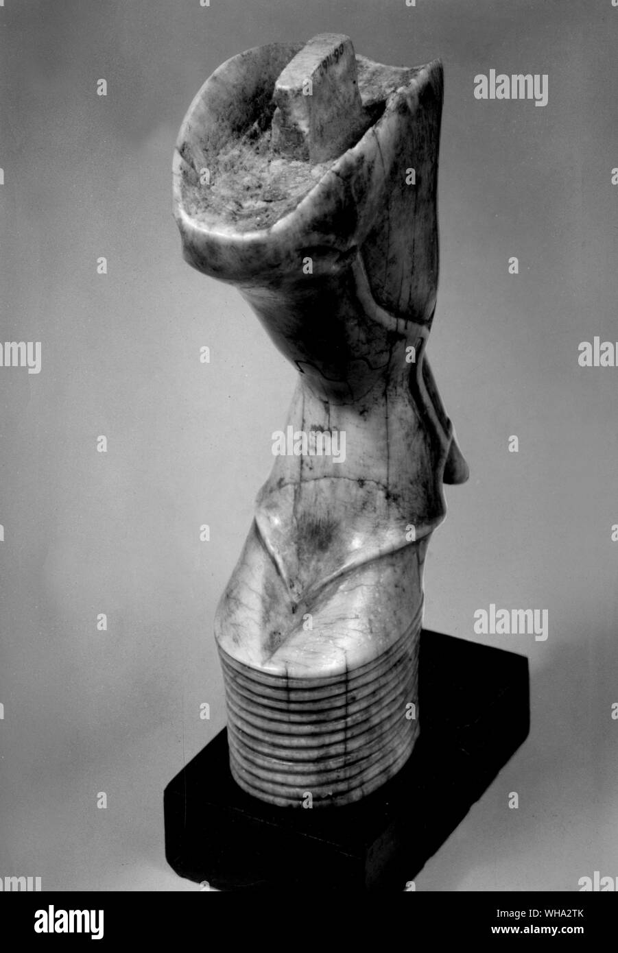 Das alte Ägypten: Elfenbein Skulptur mit Cove und Zapfen. Stockfoto