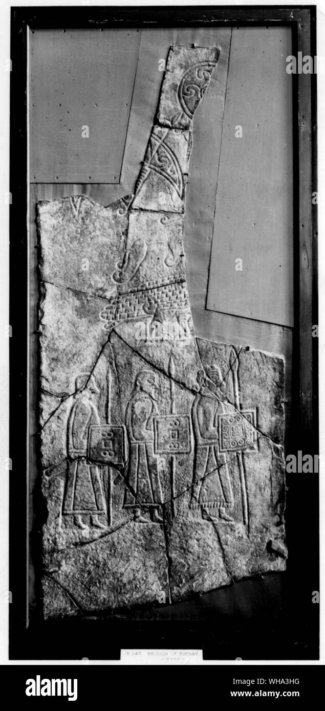 Piktischen Symbol aus Stein, mit 3 Krieger aus einem keltischen Kloster, Brough oder Birsay, C. 650-750 N.CHR. Orkney. Stockfoto
