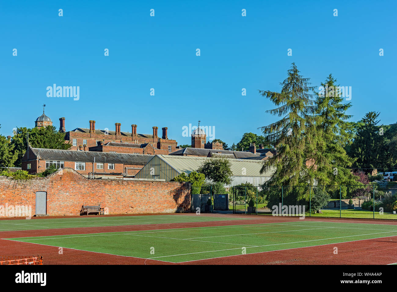 Tennisplätze in der Cobham Hall, Kent, Großbritannien Stockfoto