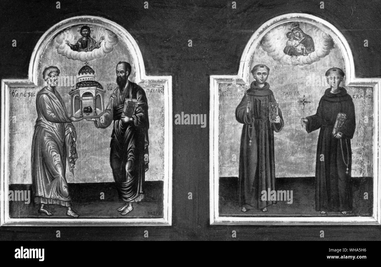 St. Peter und Paul. Rechts der Hl. Antonius von Padua und der hl. Franziskus von Assisi. Stockfoto