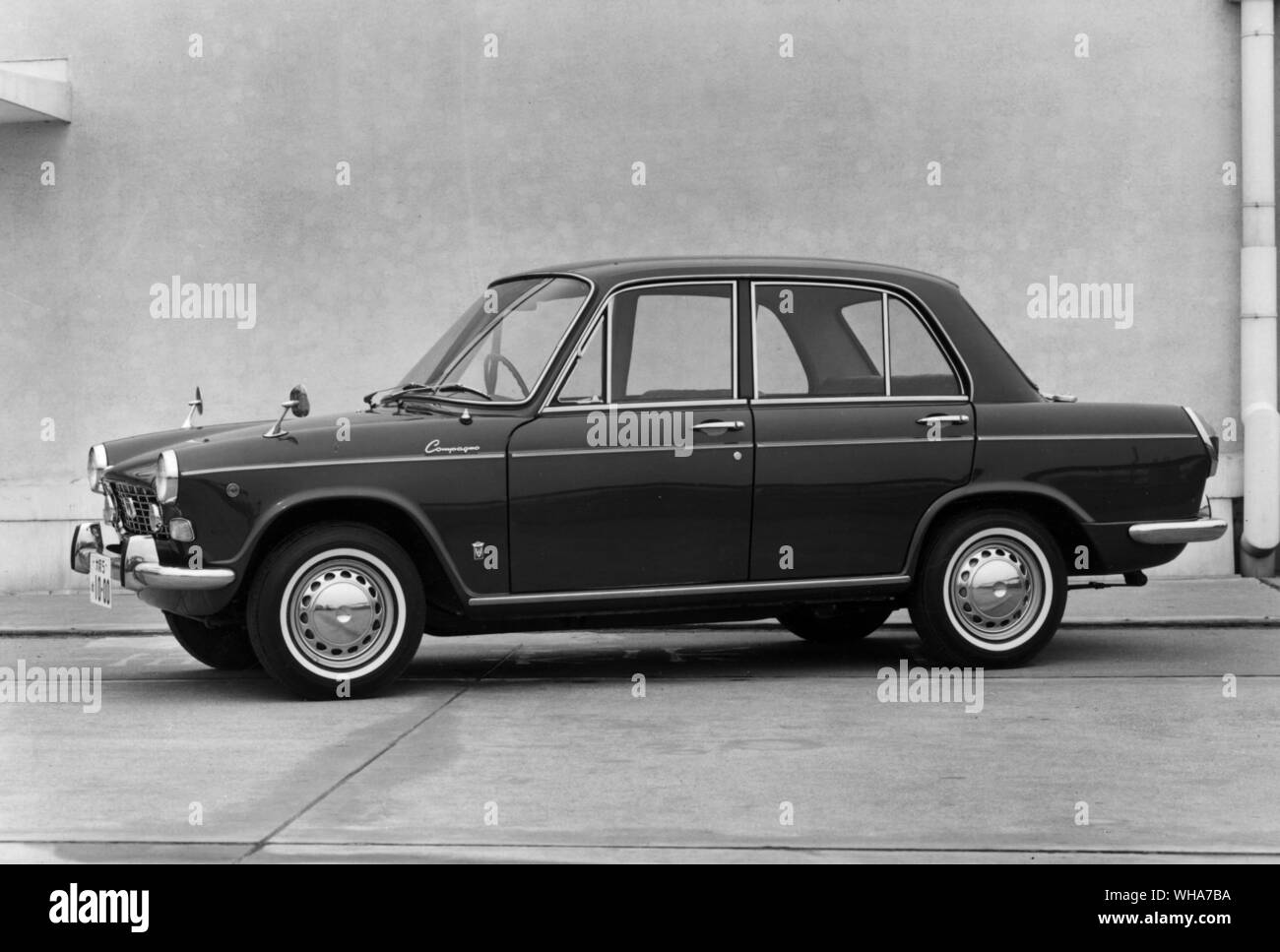 Daihatsu Compagno Berlina 1000. Deluxe Limousine 4 Türen Stockfoto