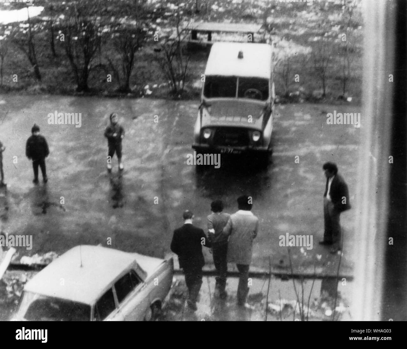 Ein seltenes Foto von der Verhaftung eines sowjetischen Dissidenten, Aleksandr Podrebinek von KGB-Männern in Zivilkleidung während einer baptistischen Gebetstreffen im April 1977. Er war einer der führenden Figur der Gruppe der menschlichen Rechte in der Sowjetunion eine Kampagne gegen den Einsatz von Psychiatrie für politische Zwecke. Er war auf einer Aufladung des Rowdytums verhaftet und 15 Tage im Gefängnis. Stockfoto