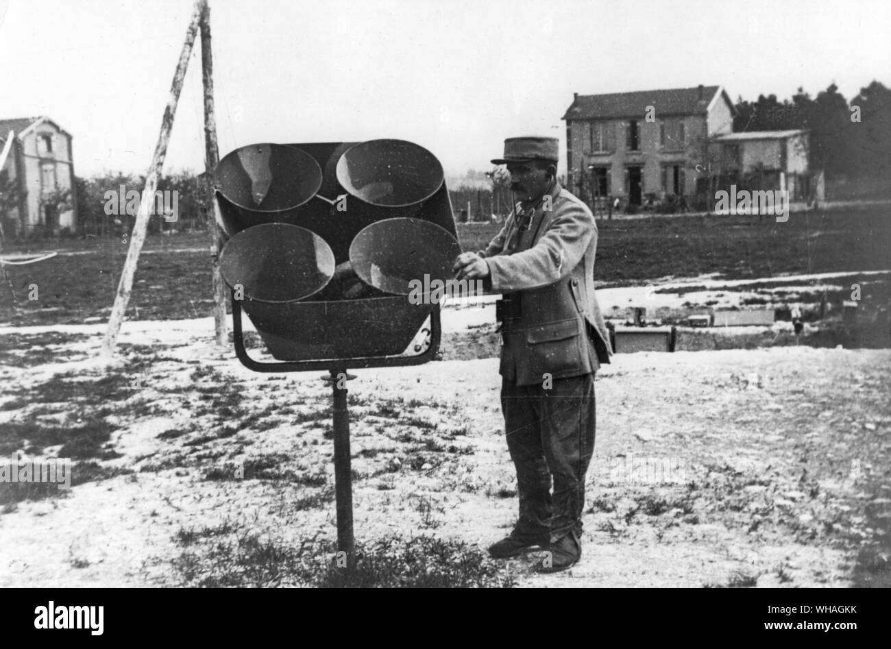 Hören Apparate Flugzeugen, die von den Sound ihrer Motoren zu finden.. Chalone sur Marne 14. Mai 1917 Stockfoto