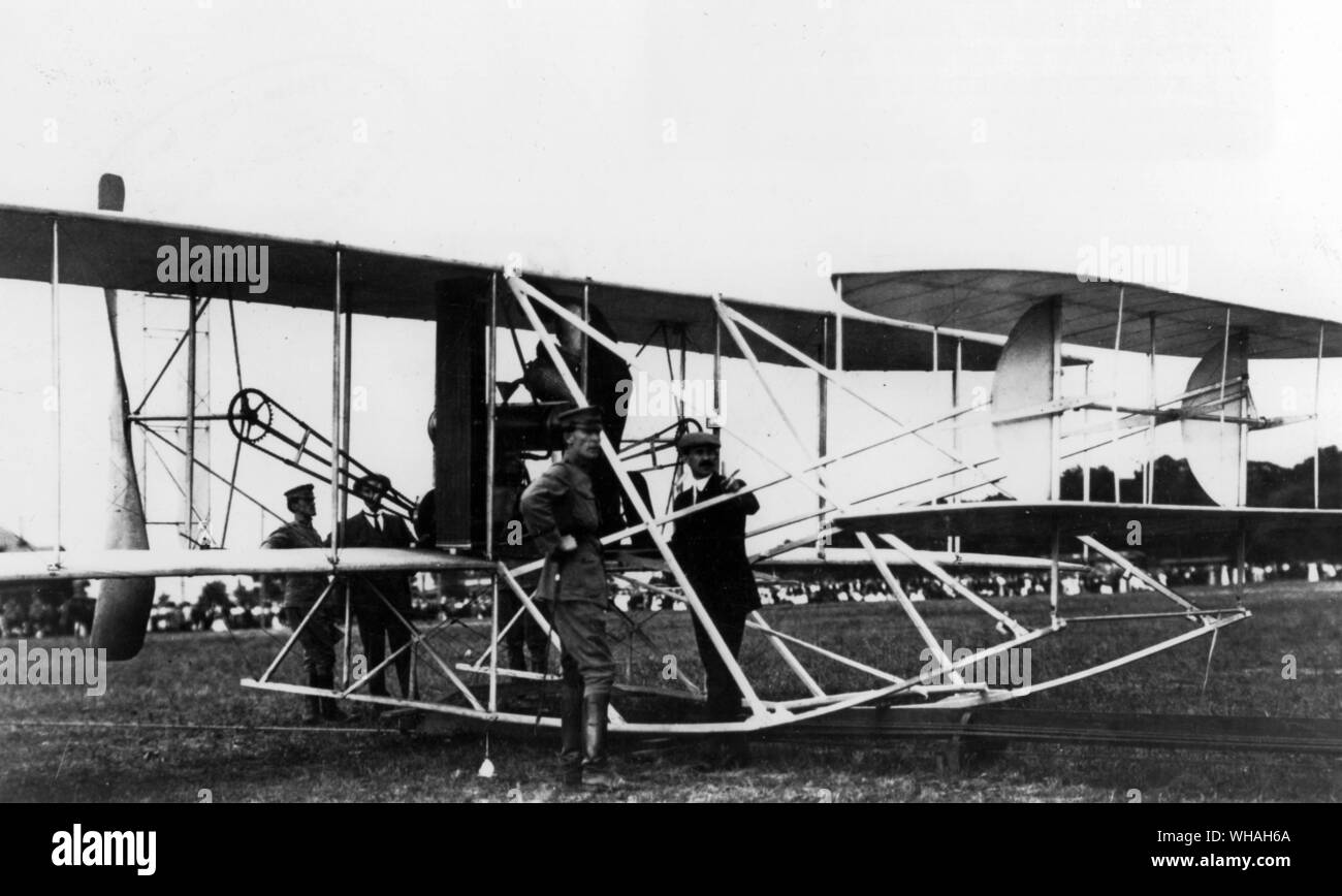 Wright militärischen Flugzeug 1909. Nach rechts: Lieutenant Benjamin Faulis; Wilbur Wright, Lt Frank P Lahrn; und Orville Wright. 27. Juli 1909 Stockfoto