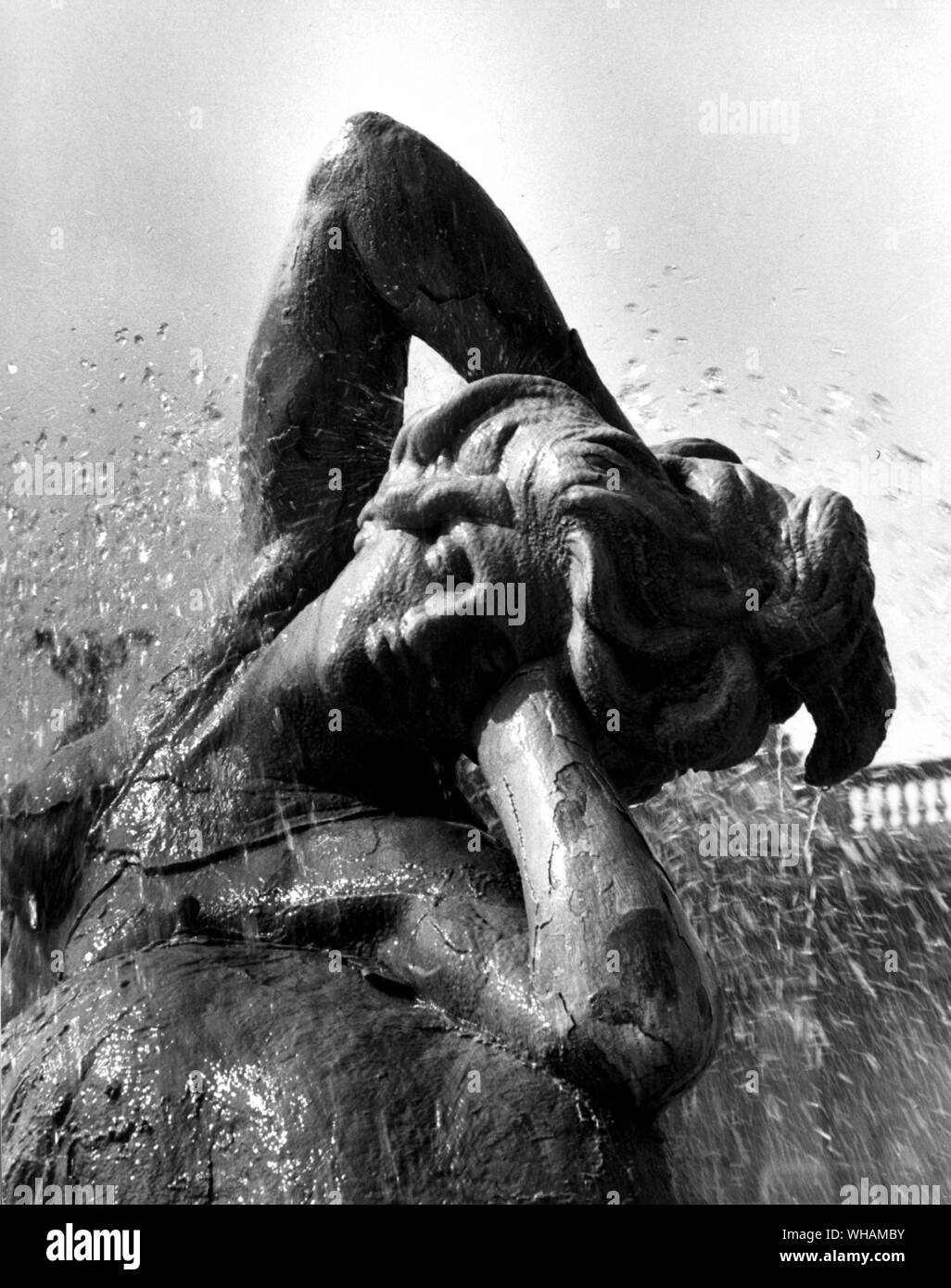 Eine der vier Wasser Nymphen auf dem Brunnen der Najaden in der Piazza della Republica Stockfoto