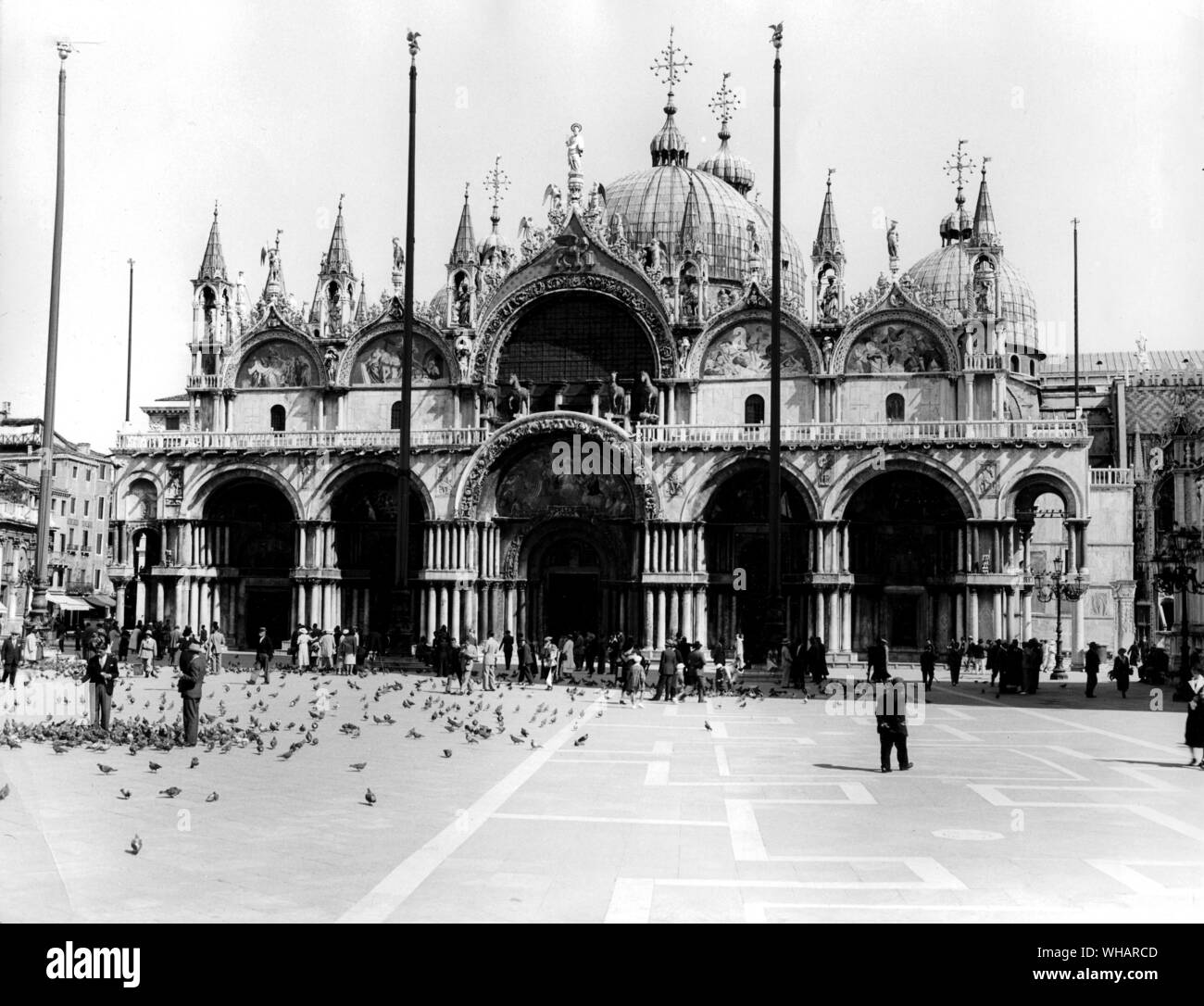 Italien Venedig. St Mark's Kathedrale, Frontansicht von der Piazza. Stockfoto