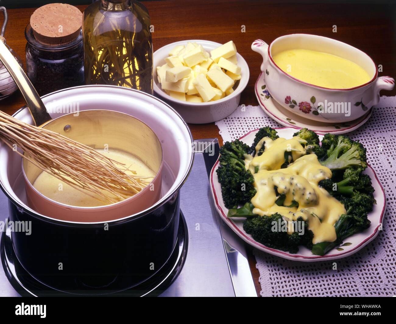 Französische Küche von Eileen Reece.. . Sauce Hollandaise. Stockfoto