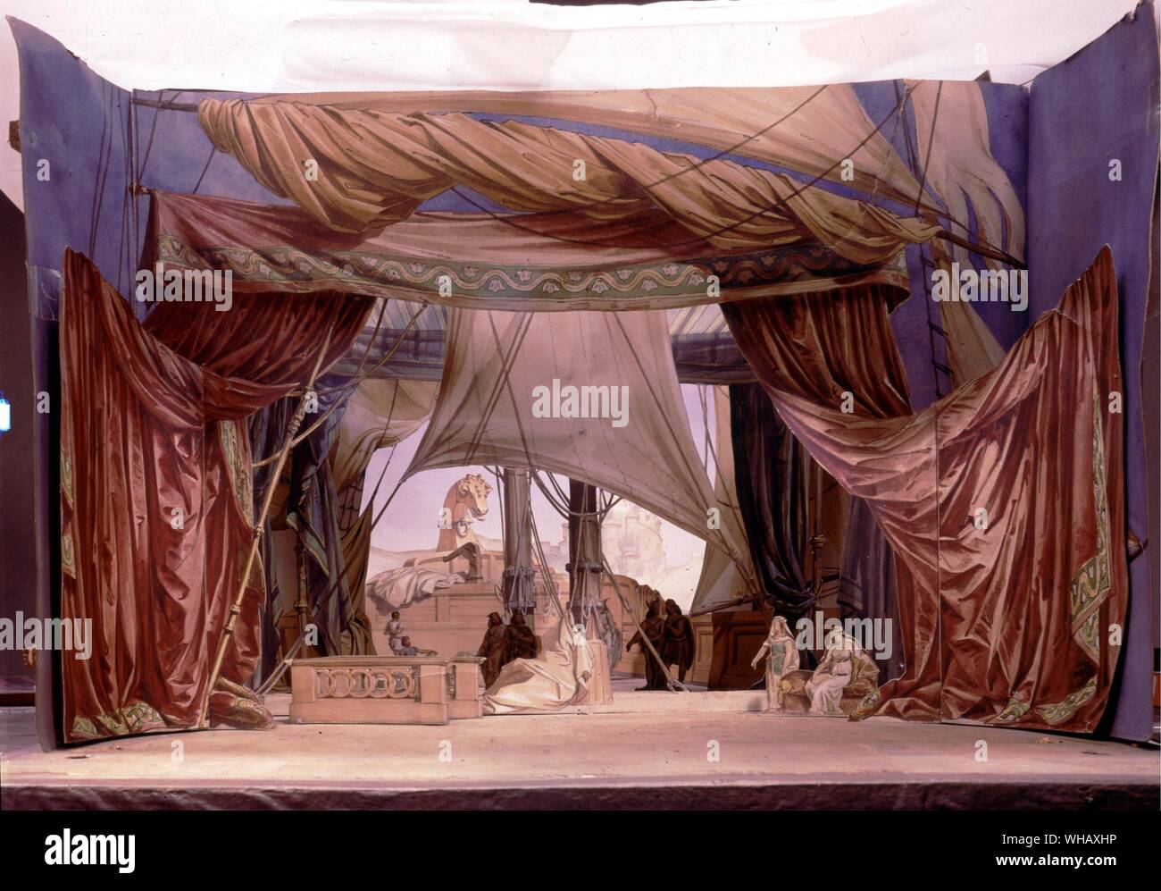 Tristan und Isolde (Tristan und Isolde) stufigen Modell. Tristan und Isolde ist eine Oper in drei Akten von Richard Wagner (1813-1883). Es wurde zwischen 1857 und 1859 komponiert, und seine erste Produktion in München am 10. Juni 1865.. Der Traum des Königs von Wilfrid Stumpf und James Russell. Stockfoto