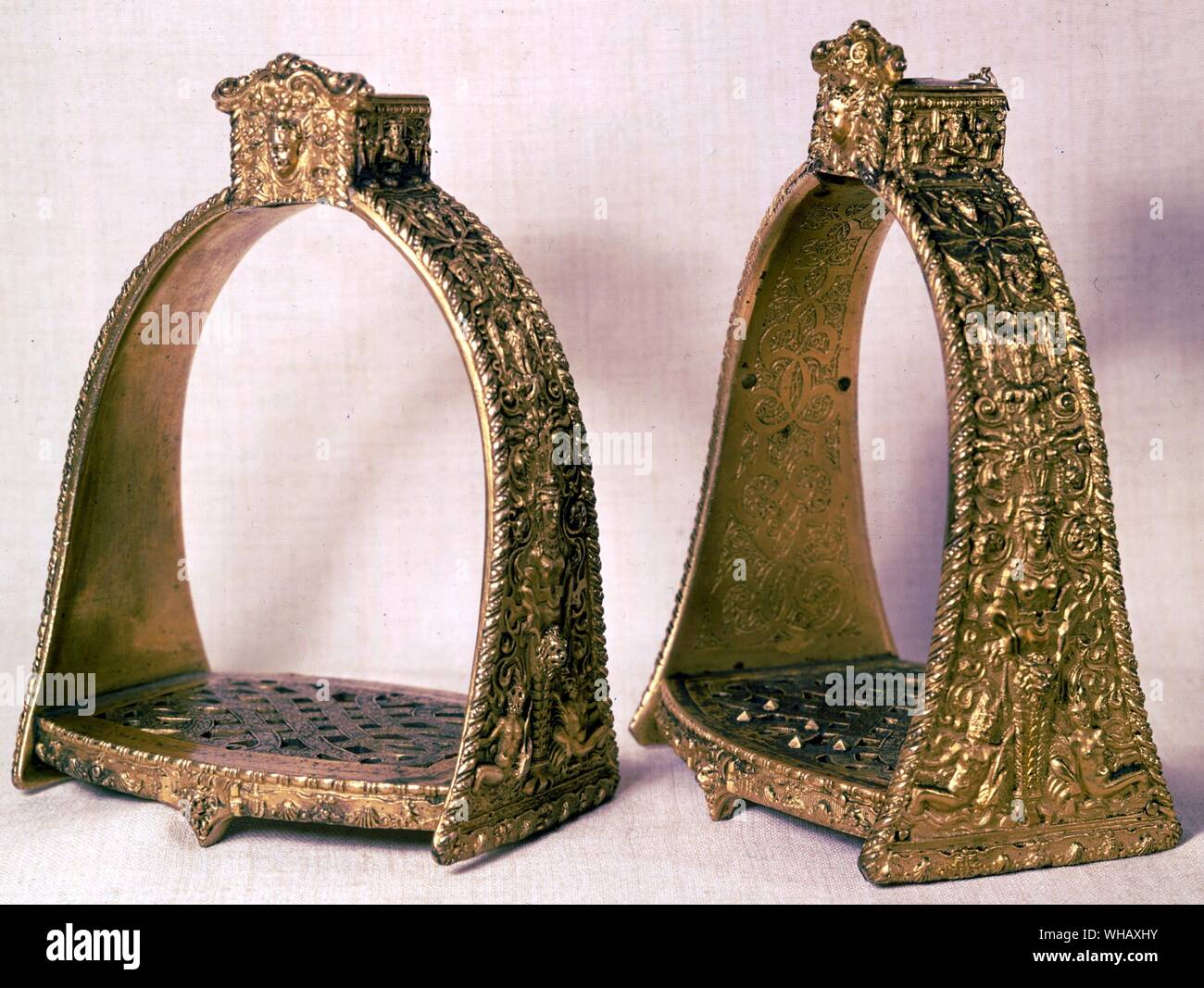 Louis XIV Bügel. Der Sonnenkönig von Nancy Mitford, Seite 209. Stockfoto
