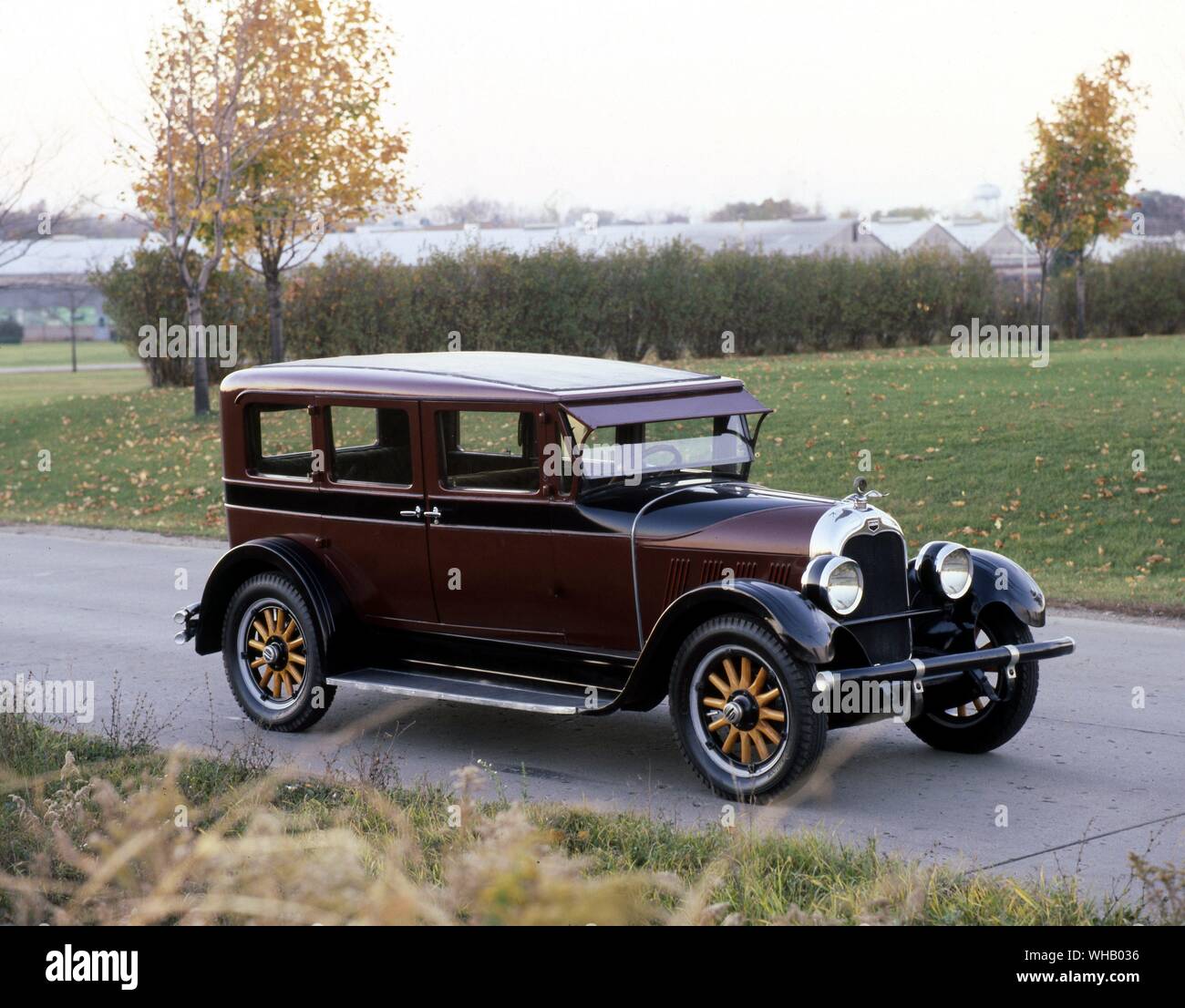 Verkehr Straße 1927. Auburn6-66 wunderbare Limousine Stockfoto