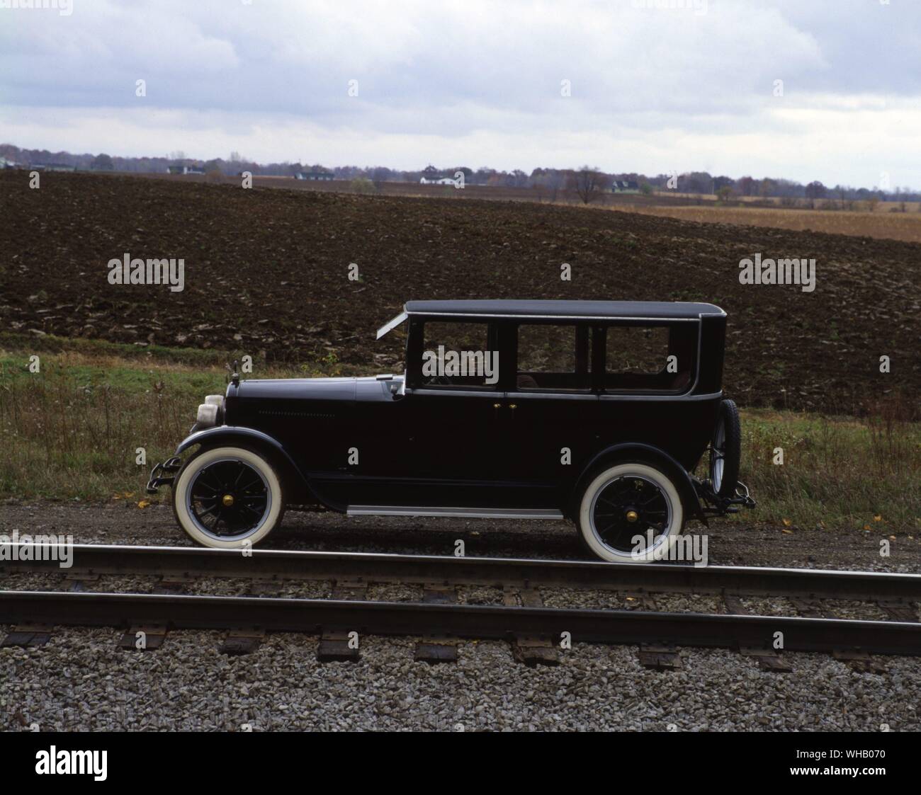 Verkehr Straße 1923. Maxwell Auburne formale Limousine Touring Modell Stockfoto