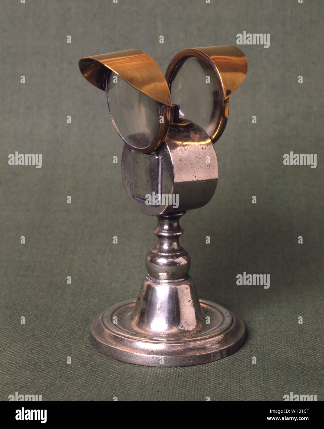 Wal öl Lampe mit Auge Reflektoren von Bull, American, 18.. American Museum in Großbritannien. Stockfoto