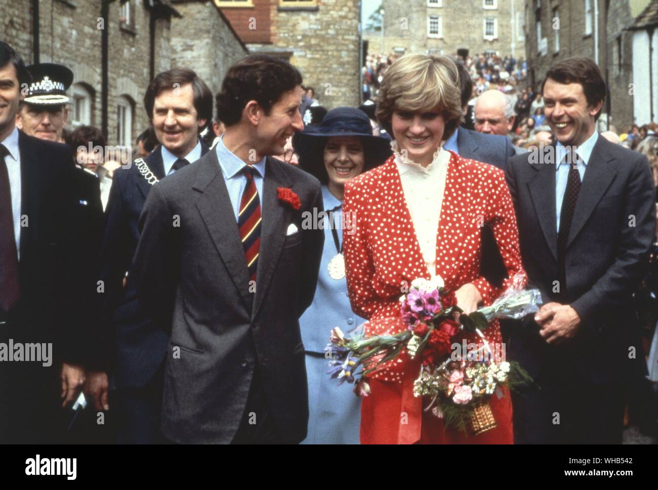 Prinz Charles und Lady Diana Spencer besuchen Tetbury am 22. Mai 1981. Stockfoto