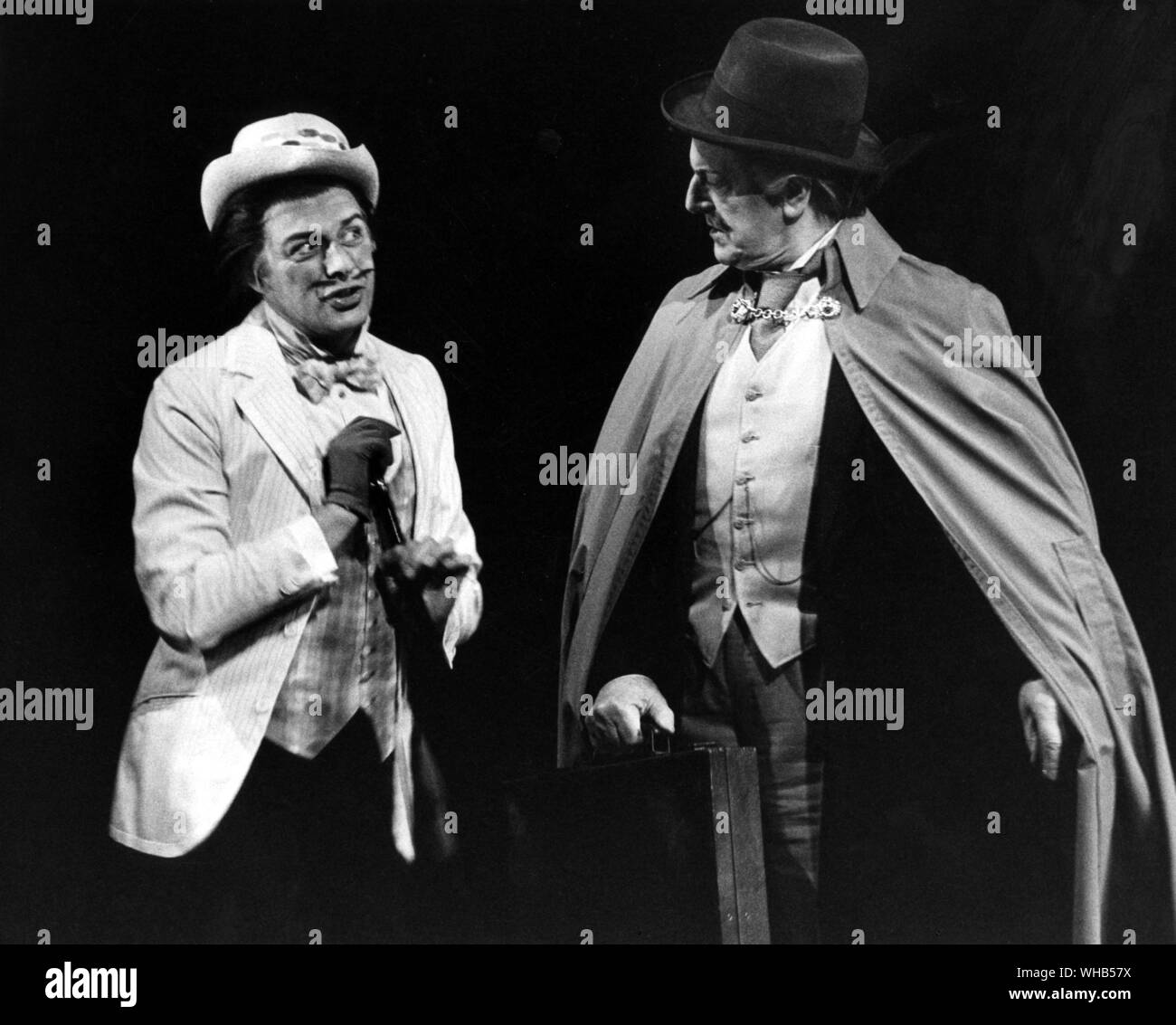 John Shirley Verschrobenheit und Peter Pears in Der Tod in Venedig von Britten am Royal Opera House März 1978. Stockfoto