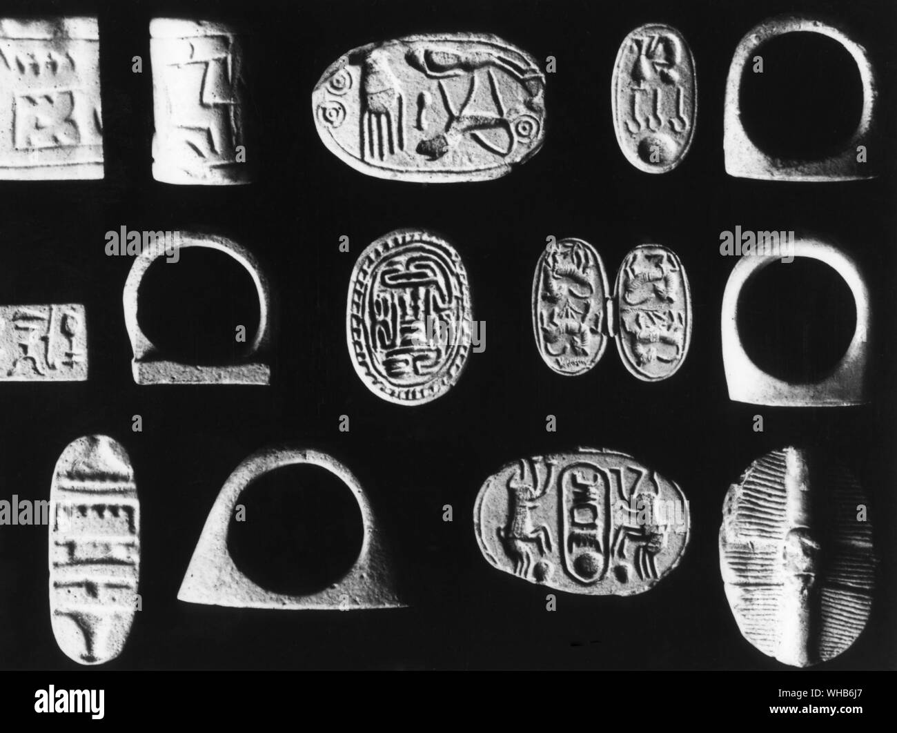 Ägyptischer Skarabäen und Dichtringe hyroglyphs angezeigt. Stockfoto