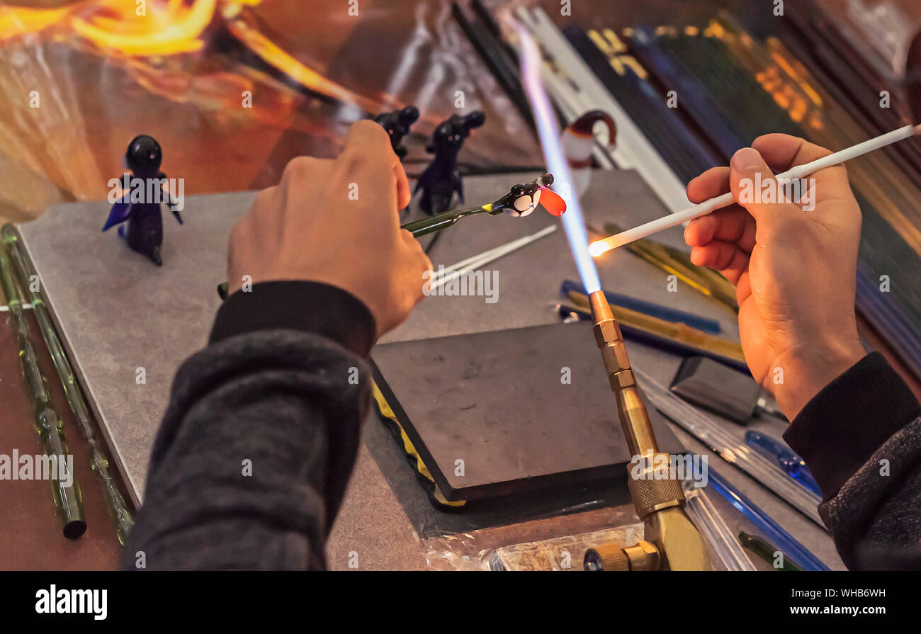 Glasschmelzen Stockfotos Und Bilder Kaufen Alamy