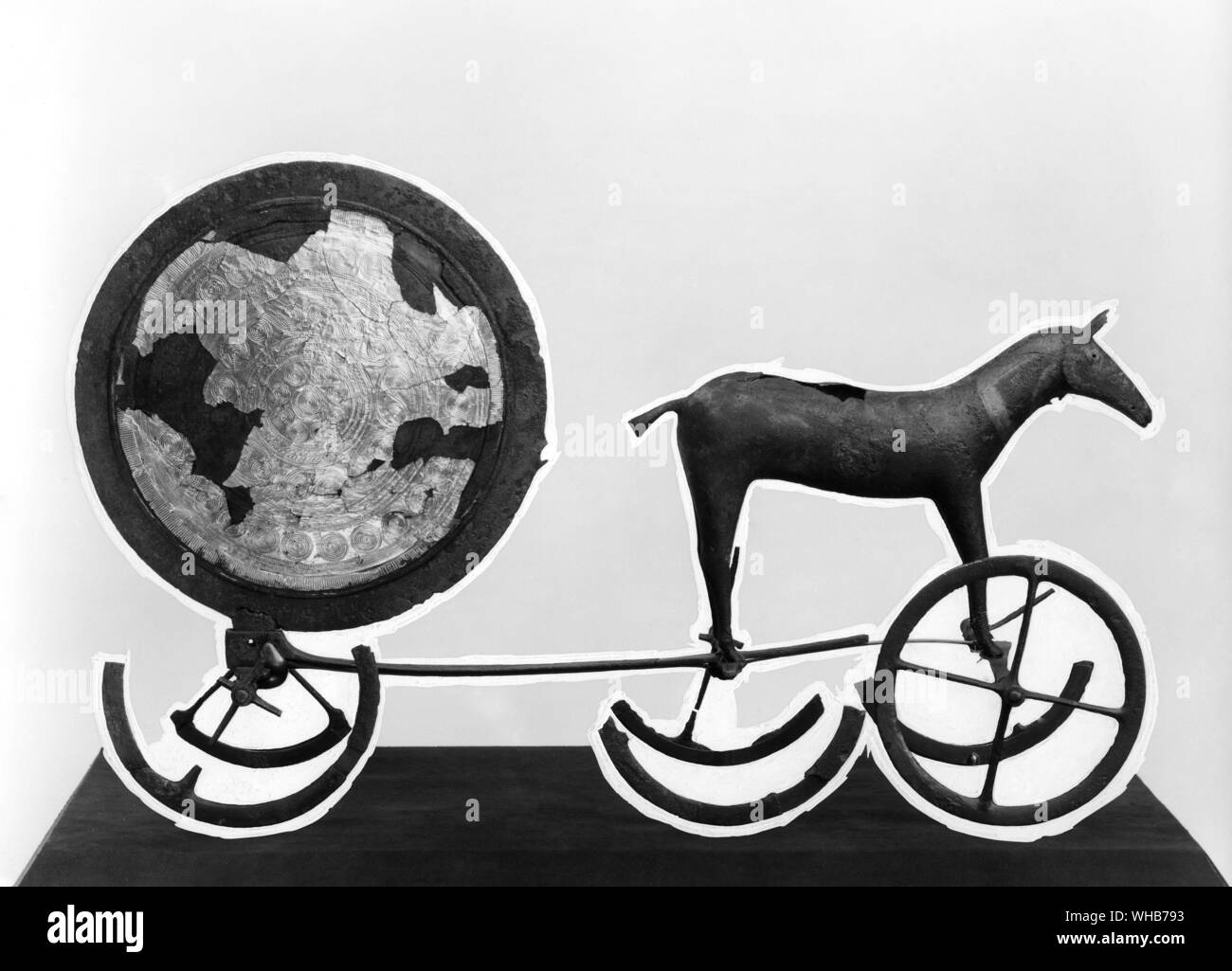 Räder und der Sonne. Symbole und Realität der Hochsommer Feuer Feste sind in der prähistorischen zeremoniellen Wagen von Trundholm Dänemark kombiniert Stockfoto