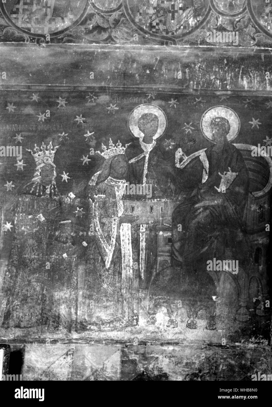 Kirche St. Georg - Voronet - Moldawien - Rumänien. Votive painting im Langhaus der Kirche zeigen, Stephan der Große mit Jesus ein Modell der Kirche. Hinter ihm ist seine Familie und neben Ihm steht St. George. Stockfoto