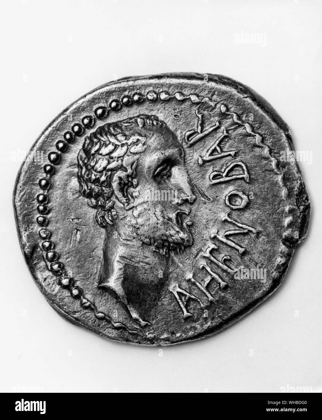 Gnaeus Domitius Ahenobarbus: römischer Statthalter von Bithynien 40 v. Chr. Konsul 32 v. Chr. - Münze zum Gedenken an seinen militärischen Sieg über Domitius Calvinus Stockfoto
