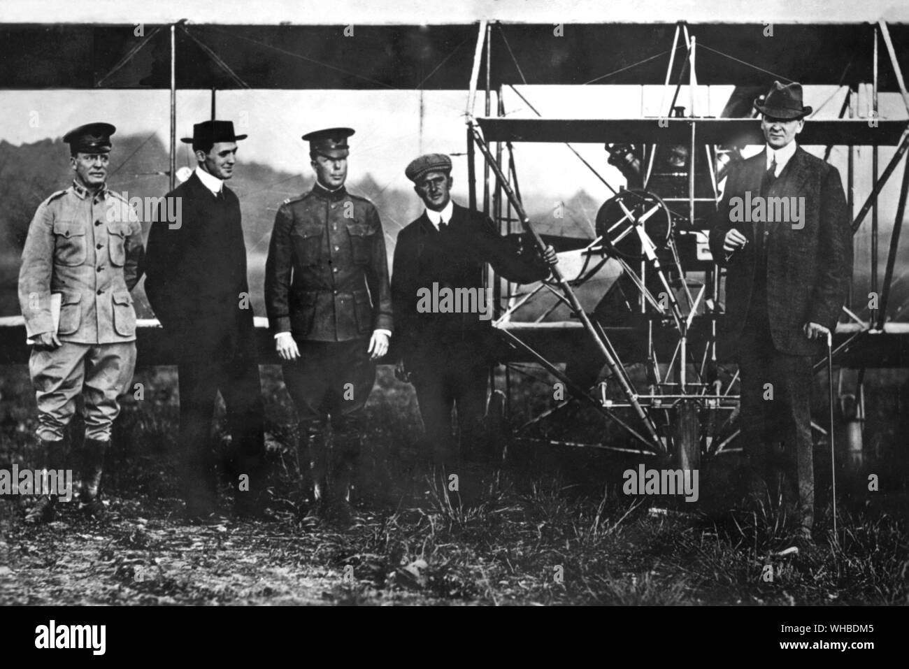 Grahm - Arnold - Krämer - Beachy - Moore - Die weltweit erste Air Force mit ersten militärischen Flugzeuge der Welt 1909. Stockfoto