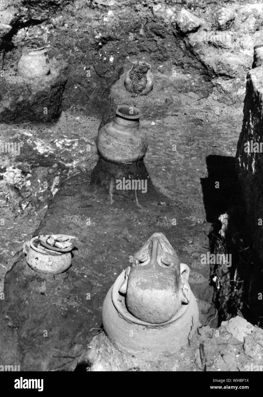 Modya - ein Abschnitt des Punischen Tophet (opferschicht Begräbnisstätte) von modya, 1965 ausgegraben.. Stockfoto