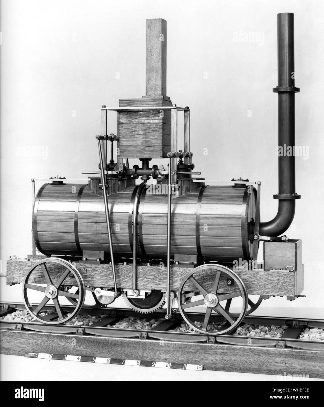 Modell der Blenkinsons Lokomotive 1812 (rechts) - John Blenkinsop (1783-1831) war ein englischer Bergbau Ingenieur und Erfinder im Bereich der Dampflokomotiven, die die ersten praktischen Eisenbahn Lokomotive. entworfen. Stockfoto
