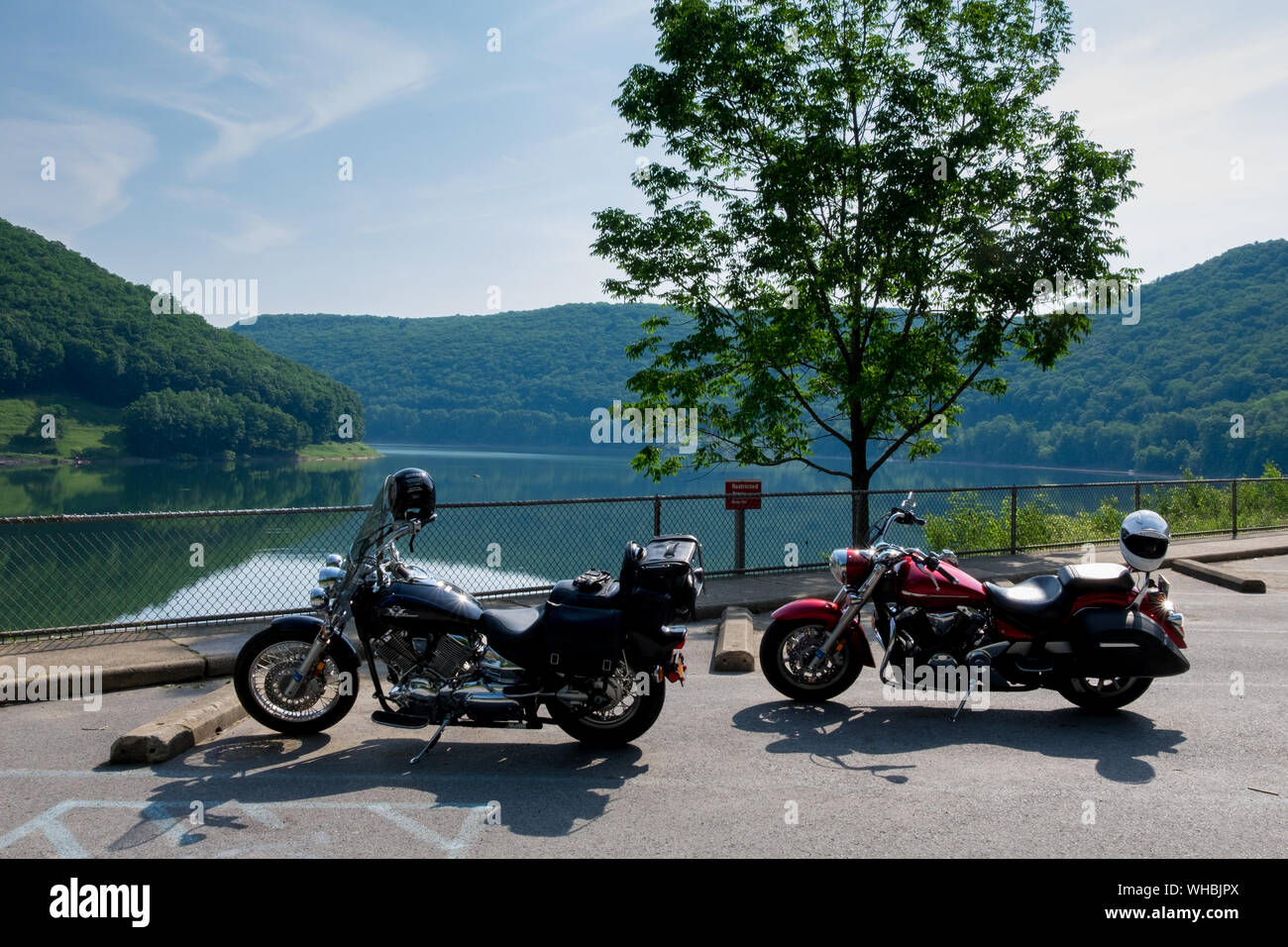 Motorräder am Allegheny Reservoir in Northwestern PA Stockfoto