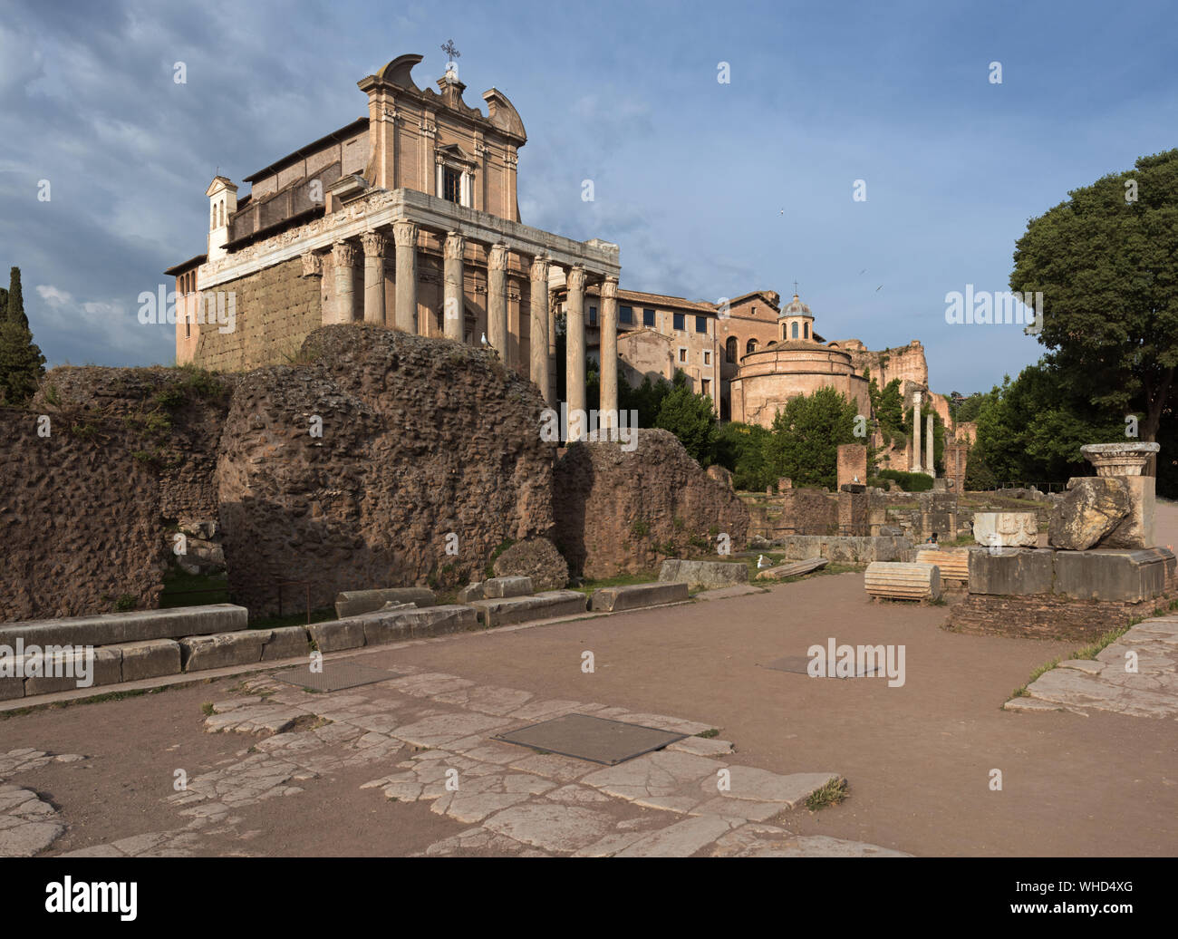 Forum Romanum: Quadratisch, Tempel von Faustina und Antonius, Tempel von Romulus Stockfoto