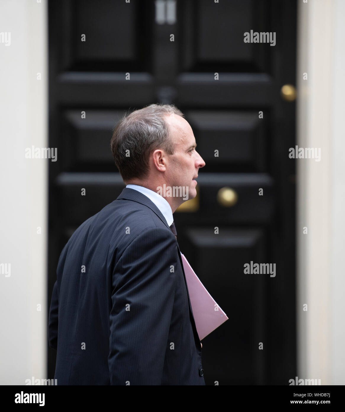 Downing Street, London, UK. 2. September 2019. Minister in der Downing Street für spezielle Kabinett Sitzung um 17.00 Uhr. Dominic Raab, Minister für auswärtige Angelegenheiten und Commonwealth-Fragen ankommt. Credit: Malcolm Park/Alamy Leben Nachrichten. Stockfoto