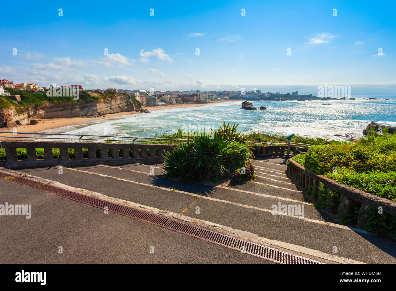 La Grande Plage Luftaufnahme aus der Sicht, einen öffentlichen Strand von Biarritz Stadt am Golf von Biskaya an der Atlantikküste in Frankreich Stockfoto