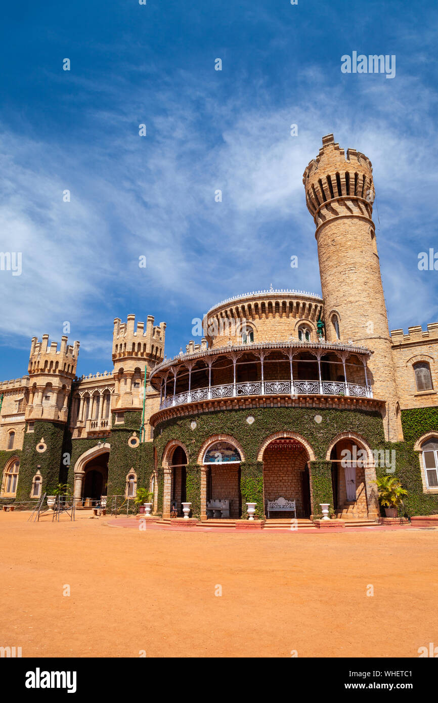 Bangalore Palace ist ein britischer Stil Palace in Bangalore City in Karnataka, Indien Stockfoto