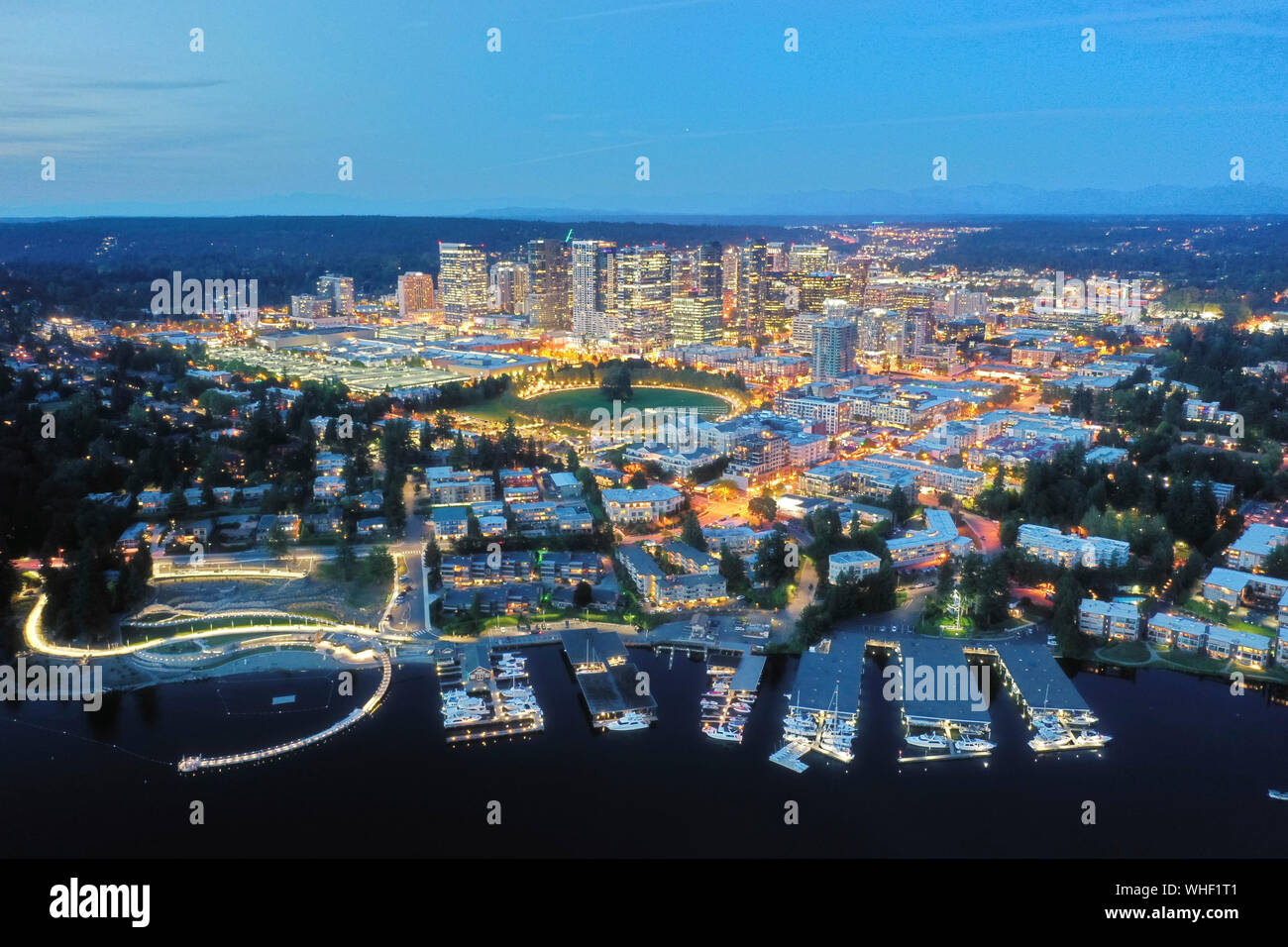 Drone Schuß der Stadt Bellevue von oben Stockfoto