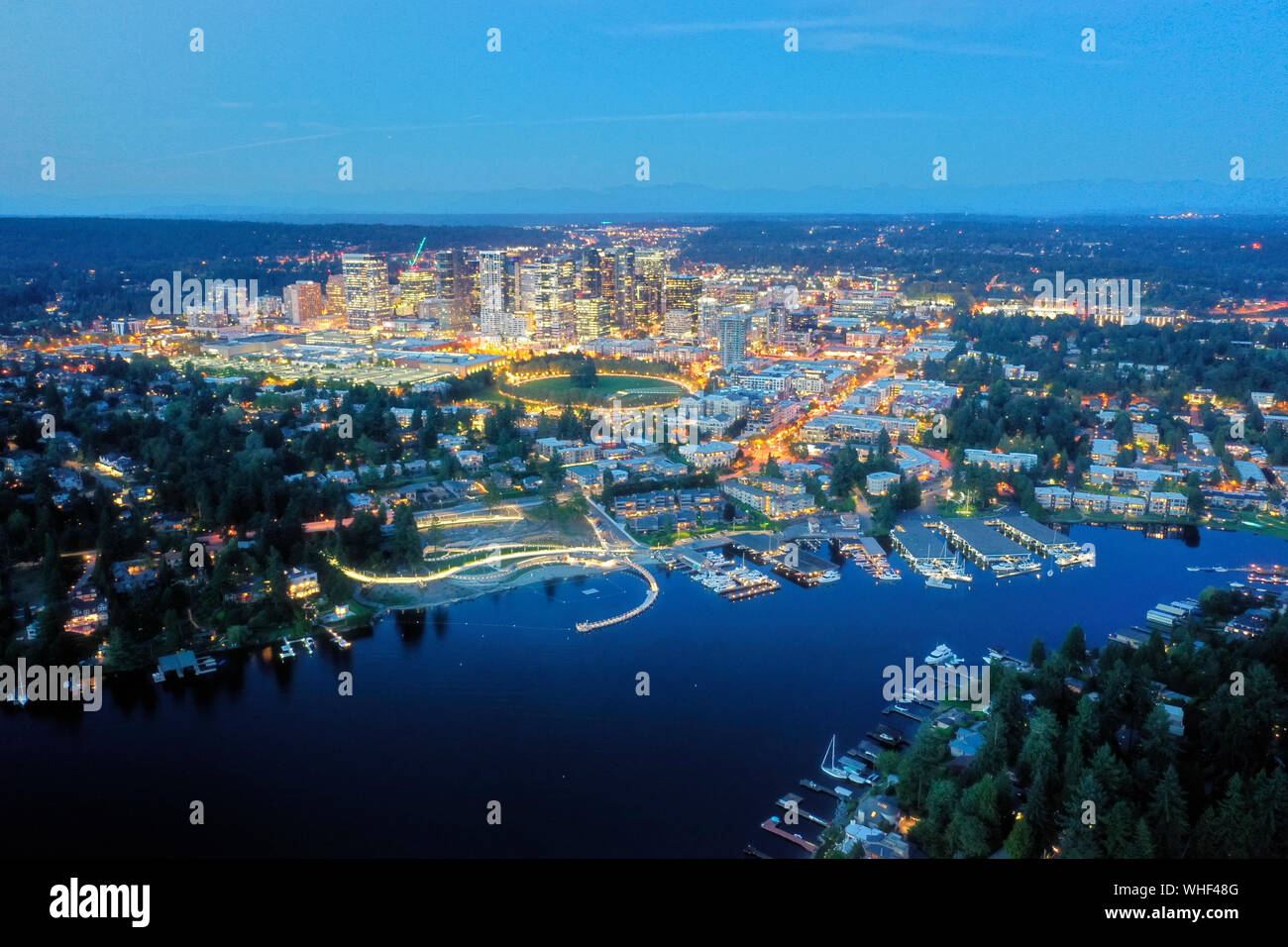 Drone Schuß der Stadt Bellevue von oben Stockfoto