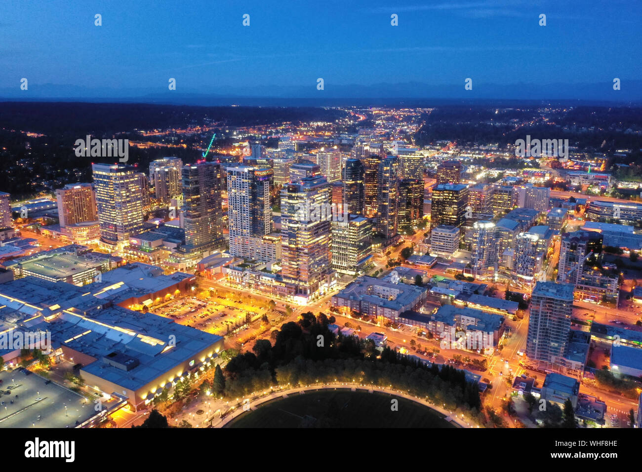 Drone Schuß der Stadt Bellevue von oben Stockfoto