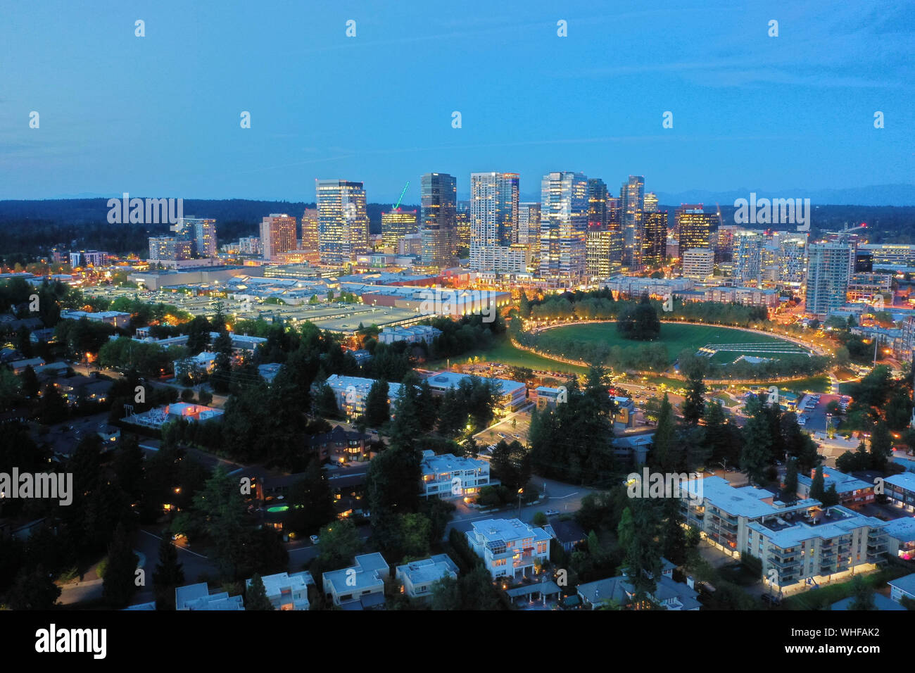 Drone Schuß der Stadt Bellevue von oben Stockfoto